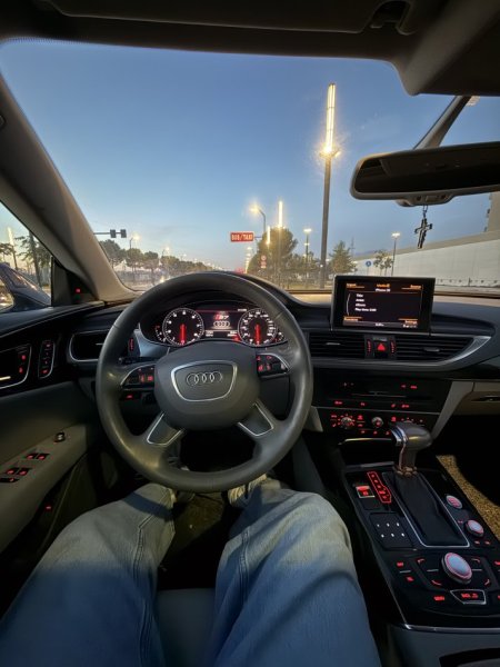 Tirane, shitet makine Audi A7 2013 Benzin, blu e errët automatik Klima 250.000 km 11.000 €