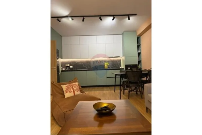 Tirane, jepet me qera apartament 2+1+Ballkon Kati 5, 105 m² 1.000 € (Rruga e Barrikadave)