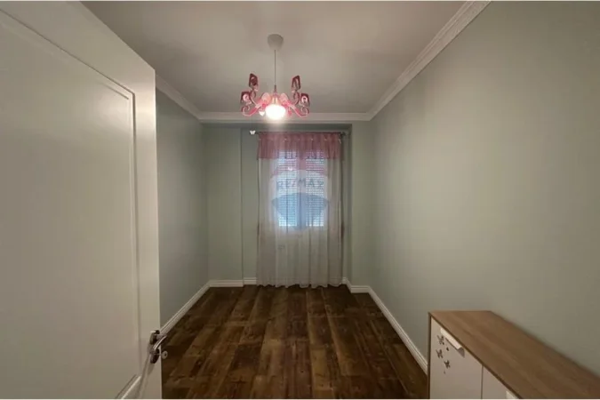 Tirane, jepet me qera apartament 3+1+Ballkon , 125 m² 1.650 € (Kopshti Zologjik)