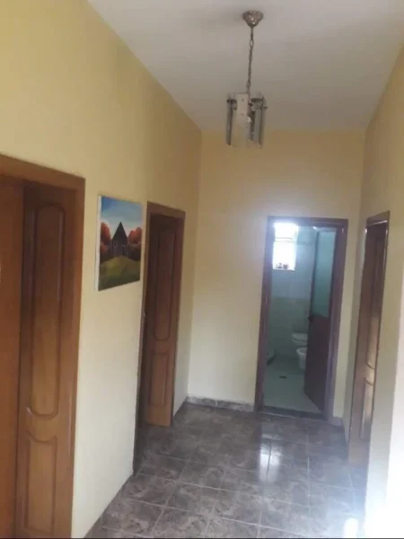 Tirane, jepet me qera Vile 3 Katshe Kati 3, 280 m² 2.000 € (Don Dosko)