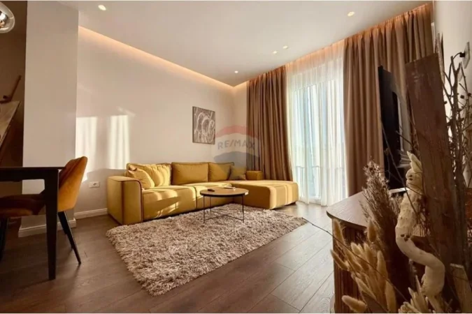 Tirane, jepet me qera apartament 2+1+Ballkon Kati 9, 95 m² 1.100 € (Rruga Anton Lufi, Komuna Parisit)