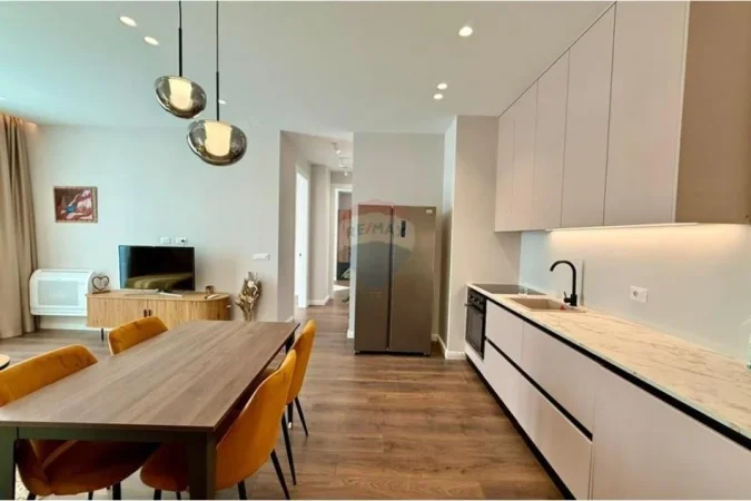 Tirane, jepet me qera apartament 2+1+Ballkon Kati 9, 95 m² 1.100 € (Rruga Anton Lufi, Komuna Parisit)