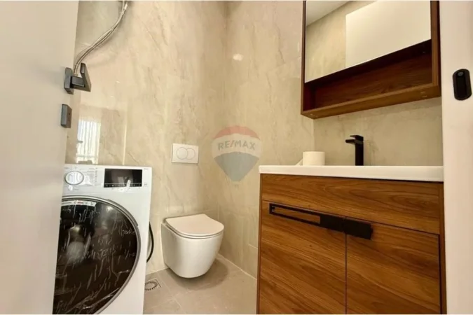 Tirane, jepet me qera apartament 2+1+Ballkon Kati 9, 95 m² 1.100 € (Rruga Anton Lufi, Komuna Parisit)