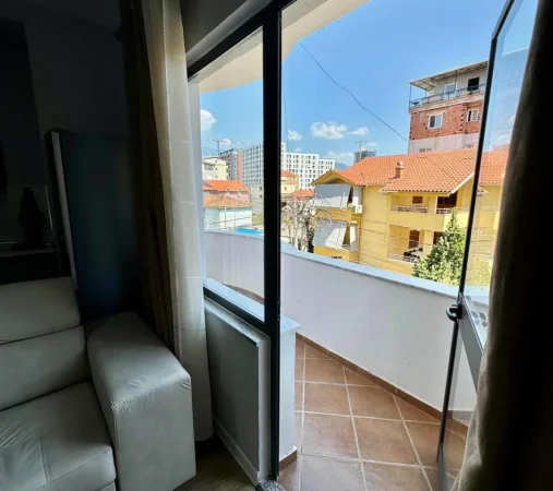 Me Qera: 2+1📍Don Bosko (Prane Shkolles Vace Zela) - 60.000 Lek - S. 90m² - I Mobiluar dhe Investuar nga e Para🔥