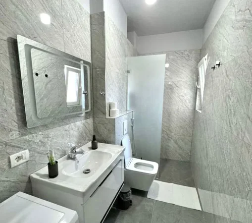 Me Qera: 2+1📍Don Bosko (Prane Shkolles Vace Zela) - 60.000 Lek - S. 90m² - I Mobiluar dhe Investuar nga e Para🔥