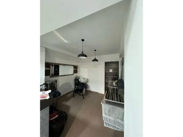 Tirane, shes dyqan Kati 0, 53 m² 210.000 € (Myslym Shyri)