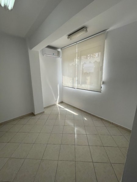 Tirane, jap me qera zyre Kati 2, 129 m² 600 € (Te Arturbina, Rr. Sami Frasheri)