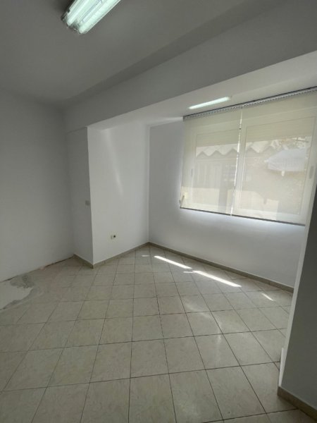 Tirane, jap me qera zyre Kati 2, 129 m² 600 € (Te Arturbina, Rr. Sami Frasheri)