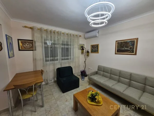 Tirane, jepet me qera apartament 1+1 Kati 2, 76 m² 650 € (Rruga Fortuzi)