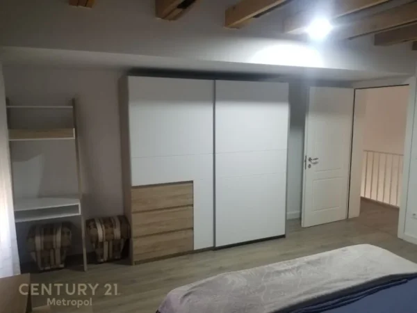 Tirane, jepet me qera Vile 1+1 Kati 3, 65 m² 650 € (selite)