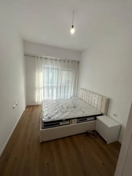 Tirane, jepet me qera apartament 1+1+Ballkon Kati 4, 65 m² 450 € (Kompleksi Kaimi)