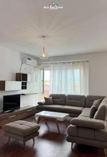 Tirane, jepet me qera apartament 2+1 Kati 4, 110 m² 700 € (Rruga Bill Klinton)