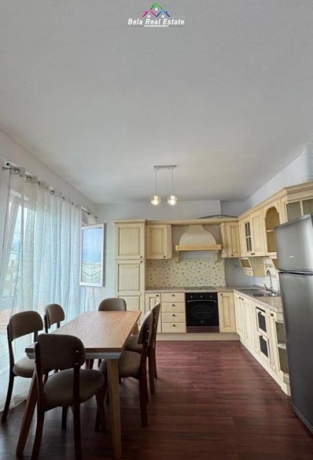 Tirane, jepet me qera apartament 2+1 Kati 4, 110 m² 700 € (Rruga Bill Klinton)