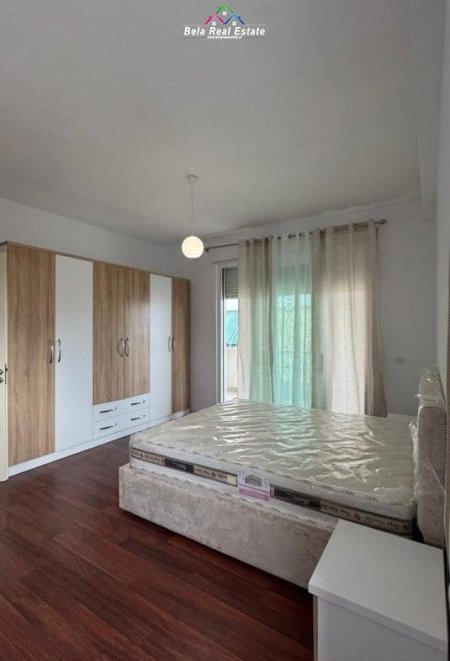 Tirane, jepet me qera apartament 2+1 Kati 4, 110 m² 700 € (Rruga Bill Klinton)