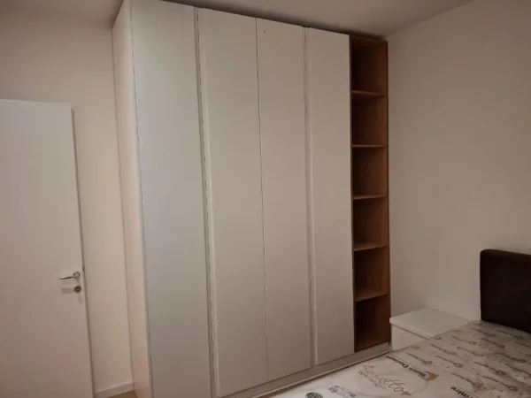 Tirane, jepet me qera apartament 3+1+Ballkon Kati 2, 140 m² 1.100 € (Kodra e Diellit)