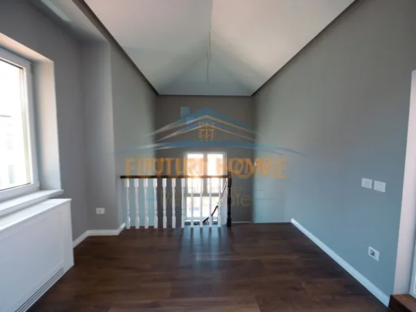 Tirane, jepet me qera Vile 3 Katshe Kati 4, 800 m² 5.500 € (Mjull Bathore)