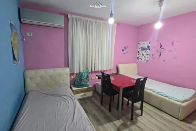 Tirane, jepet me qera apartament 2+1 Kati 3, 73 m² 650 € (Ambasada Amerikane)