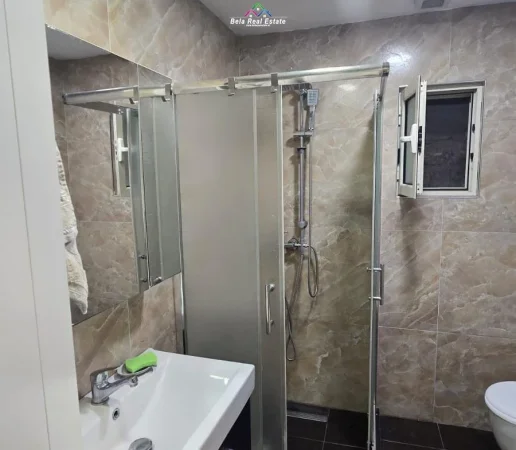 Tirane, jepet me qera apartament 2+1 Kati 3, 73 m² 650 € (Ambasada Amerikane)