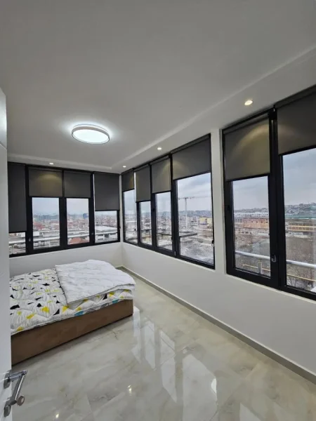 Tirane, jepet me qera apartament 1+1 Kati 8, 500 € 
