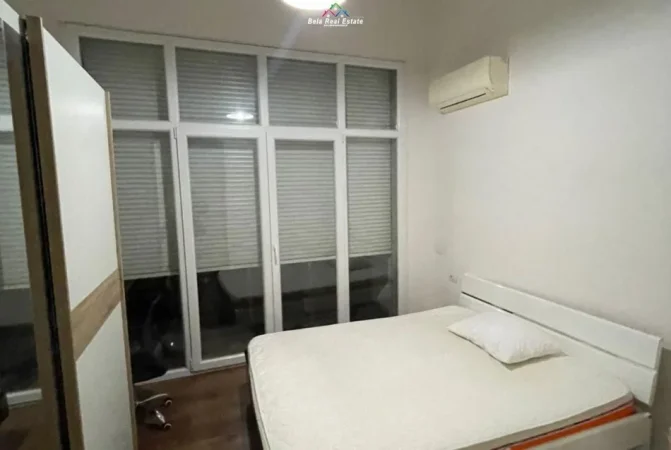 Tirane, jepet me qera apartament 2+1+Ballkon Kati 8, 105 m² 900 € (Zogu I Zi)
