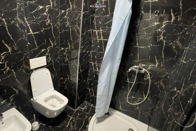 Tirane, jepet me qera apartament 2+1+Ballkon Kati 8, 105 m² 900 € (Zogu I Zi)