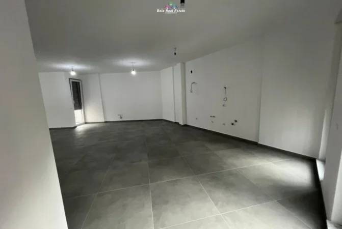 Tirane, jepet me qera zyre Kati 5, 220 m² 2.500 € (Rruga Ali Begeja)