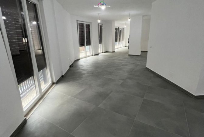 Tirane, jepet me qera zyre Kati 5, 220 m² 2.500 € (Rruga Ali Begeja)