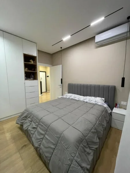 Tirane, jepet me qera apartament 1+1+Ballkon Kati 2, 65 m² 600 € (Golden Park)
