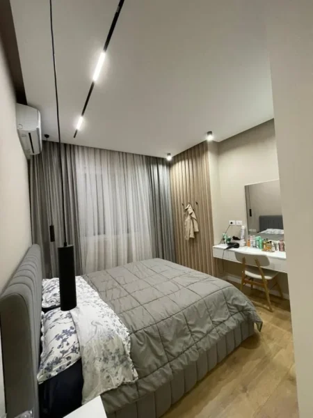 Tirane, jepet me qera apartament 1+1+Ballkon Kati 2, 65 m² 600 € (Golden Park)
