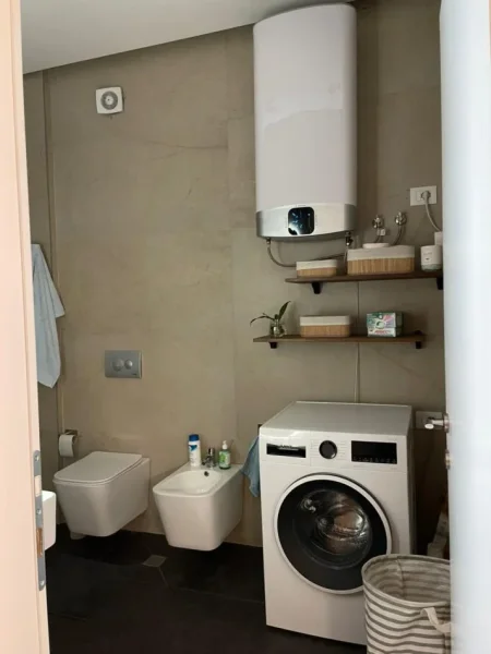 Tirane, jepet me qera apartament 1+1+Ballkon Kati 2, 65 m² 600 € (Golden Park)