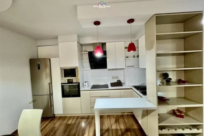 Tirane, jepet me qera apartament 1+1+Ballkon Kati 10, 68 m² 700 € (Komuna E Parisit)