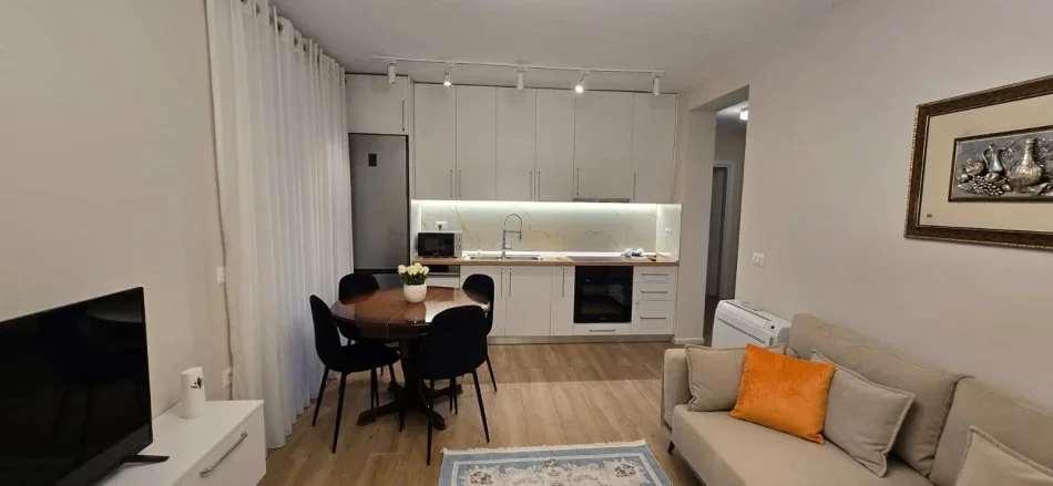 Tirane, jepet me qera apartament 2+1+Ballkon , 75 m² 820 € (Myslym Shyri)
