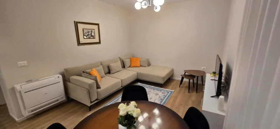 Tirane, jepet me qera apartament 2+1+Ballkon , 75 m² 820 € (Myslym Shyri)