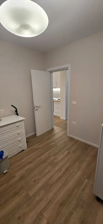 Tirane, jepet me qera apartament 2+1+Ballkon , 75 m² 820 € (Myslym Shyri)
