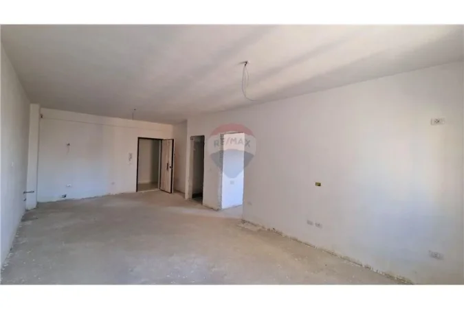 Vlore, shitet apartament 1+1 Kati 6, 72 m² 108.000 € (Enver Jaho, Transballkanike perballe Fjortes, Vlorë)