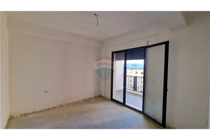 Vlore, shitet apartament 1+1 Kati 6, 72 m² 108.000 € (Enver Jaho, Transballkanike perballe Fjortes, Vlorë)