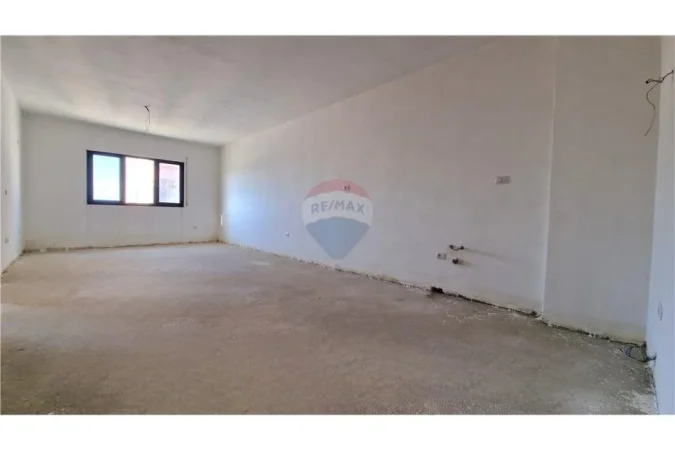 Vlore, shitet apartament 1+1 Kati 6, 72 m² 108.000 € (Enver Jaho, Transballkanike perballe Fjortes, Vlorë)