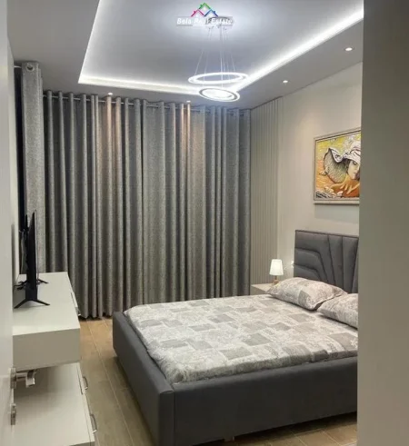 Tirane, jepet me qera apartament 1+1+Ballkon Kati 3, 75 m² 850 € (Komuna E Parisit)