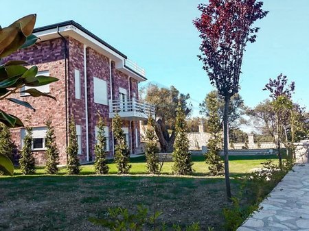 Tirane, shitet Vile , 375 m² 486.000 € (Fushe Preze)