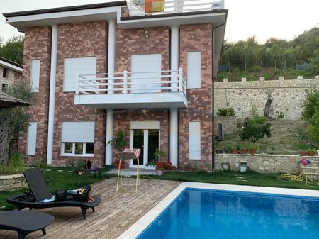 Tirane, shitet Vile , 375 m² 486.000 € (Fushe Preze)