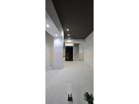Tirane, jepet me qera ambjent biznesi Kati 1, 150 m² 2.500 € 