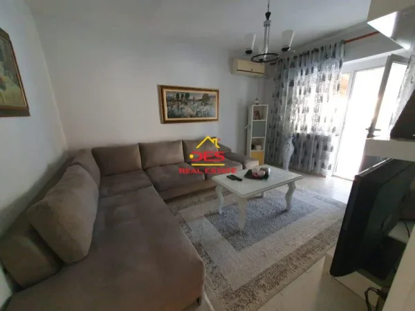 Vlore, shitet apartament , 108 m² 120.000 € (Rruga Zigur Lelo)
