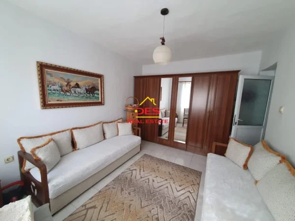 Vlore, shitet apartament , 108 m² 120.000 € (Rruga Zigur Lelo)