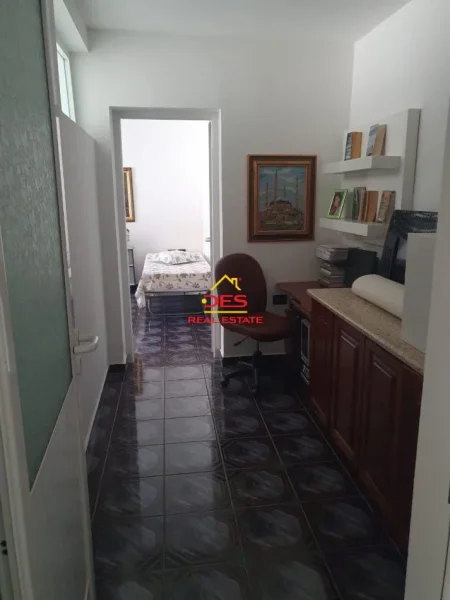 Vlore, shitet apartament , 108 m² 120.000 € (Rruga Zigur Lelo)