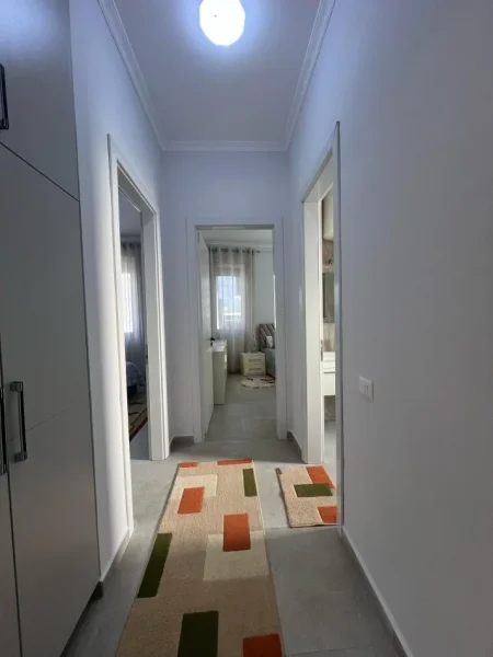 Tirane, jepet me qera apartament 2+1+Ballkon Kati 7, 90 m² 1.200 € (Rruga e Durresit)