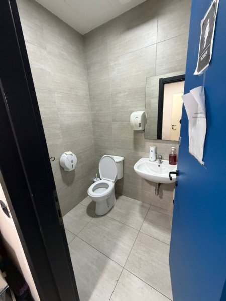 Tirane, jepet me qera zyre Kati 7, 330 m² 59400€ (Qendër)