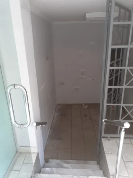 Jepet me Qira Dyqan Pranë Ish-Tregut Elektrik!,  180 €URO