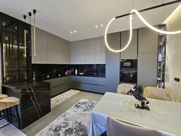 Tirane, jepet me qera Vile 2 Katshe Kati 2, 234 m² 2.000 € 