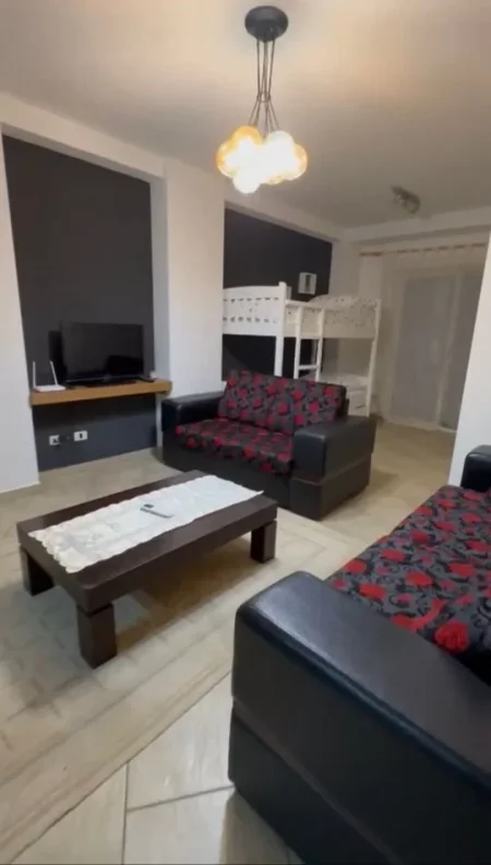 Jepet me Qira Apartament 2+1 tek Rruga Fortuzi ne Qendër Te Tiranes,  650 €URO