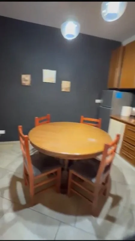 Jepet me Qira Apartament 2+1 tek Rruga Fortuzi ne Qendër Te Tiranes,  650 €URO